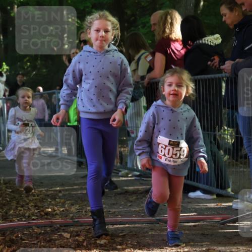 28.09.2025 - 33. Volkslauf durch das schöne Alstertal Strokosch-Dieckow http://msf.ph/oto/8959107 28.09.2025 10:43:20 Ziel  meine-sportfotos.de