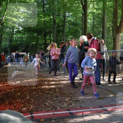 28.09.2025 - 33. Volkslauf durch das schöne Alstertal Strokosch-Dieckow http://msf.ph/oto/8959114 28.09.2025 10:43:22 Ziel  meine-sportfotos.de