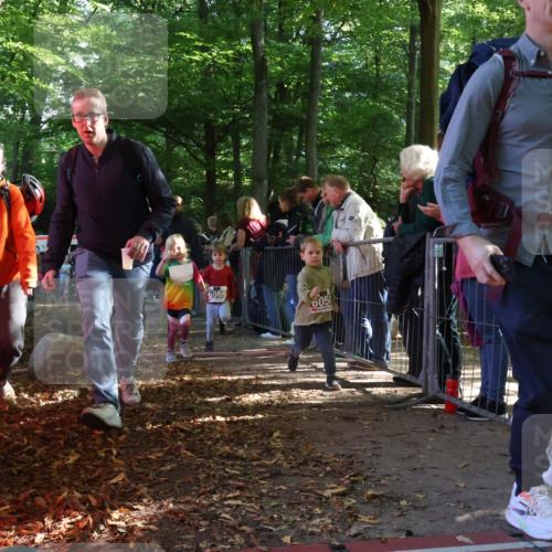 28.09.2025 - 33. Volkslauf durch das schöne Alstertal Strokosch-Dieckow http://msf.ph/oto/8959155 28.09.2025 10:43:30 Ziel  meine-sportfotos.de