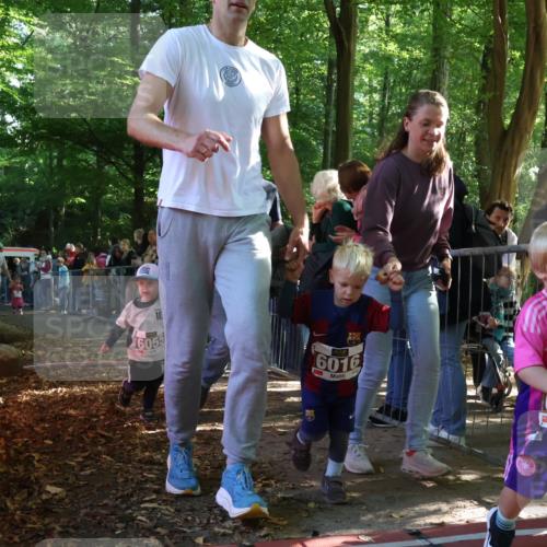 28.09.2025 - 33. Volkslauf durch das schöne Alstertal Strokosch-Dieckow http://msf.ph/oto/8959209 28.09.2025 10:43:43 Ziel  meine-sportfotos.de