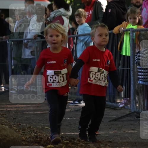 28.09.2025 - 33. Volkslauf durch das schöne Alstertal Strokosch-Dieckow http://msf.ph/oto/8959240 28.09.2025 10:43:56 Ziel  meine-sportfotos.de