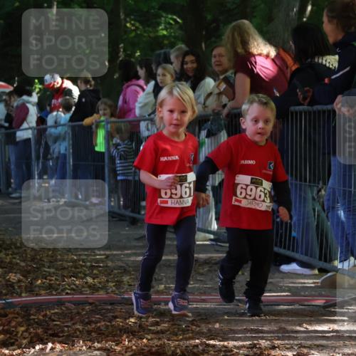 28.09.2025 - 33. Volkslauf durch das schöne Alstertal Strokosch-Dieckow http://msf.ph/oto/8959251 28.09.2025 10:43:58 Ziel  meine-sportfotos.de
