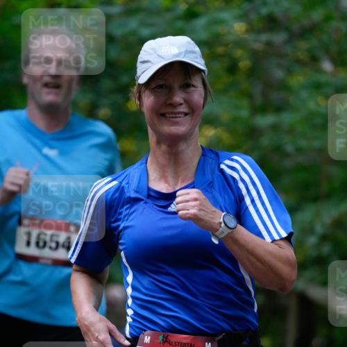 28.09.2025 - 33. Volkslauf durch das schöne Alstertal Patografie http://msf.ph/oto/8966003 28.09.2025 09:15:33 Laufen 1654, 1034, 8111 meine-sportfotos.de