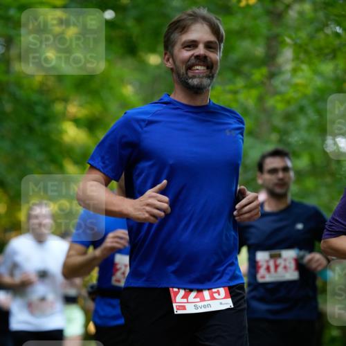 28.09.2025 - 33. Volkslauf durch das schöne Alstertal Patografie http://msf.ph/oto/8966292 28.09.2025 09:35:03 Laufen 2215, 2129 meine-sportfotos.de