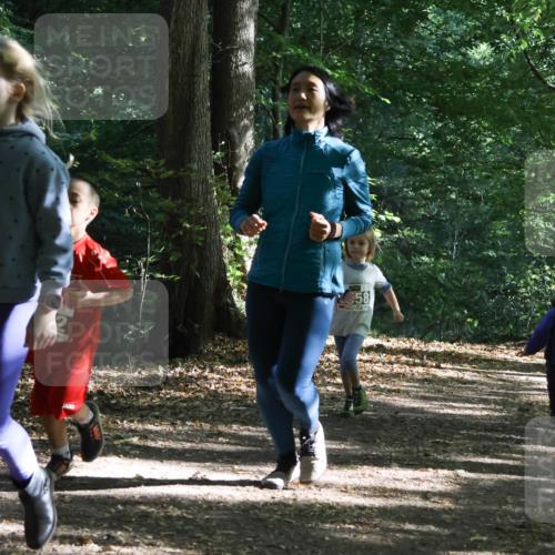 28.09.2025 - 33. Volkslauf durch das schöne Alstertal Strokosch-Dieckow http://msf.ph/oto/8967737 28.09.2025 10:42:03 Laufen 58, 602 meine-sportfotos.de