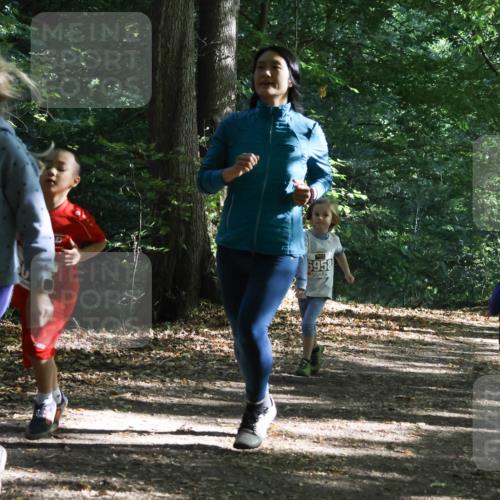 28.09.2025 - 33. Volkslauf durch das schöne Alstertal Strokosch-Dieckow http://msf.ph/oto/8967739 28.09.2025 10:42:03 Laufen 6958 meine-sportfotos.de
