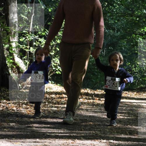 28.09.2025 - 33. Volkslauf durch das schöne Alstertal Strokosch-Dieckow http://msf.ph/oto/8967782 28.09.2025 10:42:40 Laufen 6037, 6038 meine-sportfotos.de