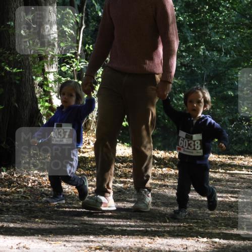 28.09.2025 - 33. Volkslauf durch das schöne Alstertal Strokosch-Dieckow http://msf.ph/oto/8967788 28.09.2025 10:42:41 Laufen 037, 6038 meine-sportfotos.de