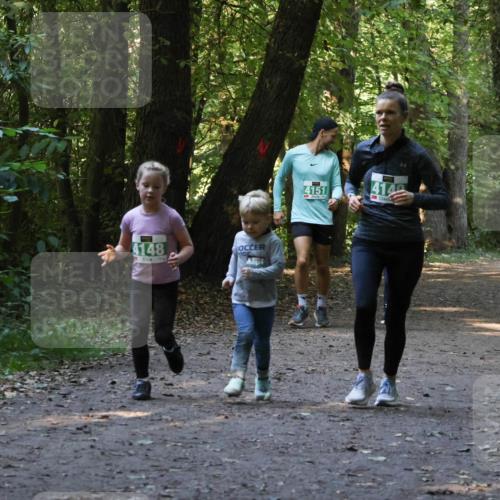 28.09.2025 - 33. Volkslauf durch das schöne Alstertal Strokosch-Dieckow http://msf.ph/oto/8968426 28.09.2025 11:00:26 Laufen 4148, 4151, 414 meine-sportfotos.de