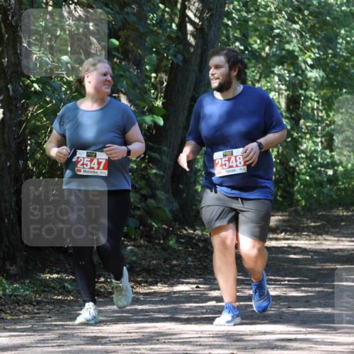 28.09.2025 - 33. Volkslauf durch das schöne Alstertal Strokosch-Dieckow http://msf.ph/oto/8974810 28.09.2025 13:03:07 Laufen 2547, 2548 meine-sportfotos.de