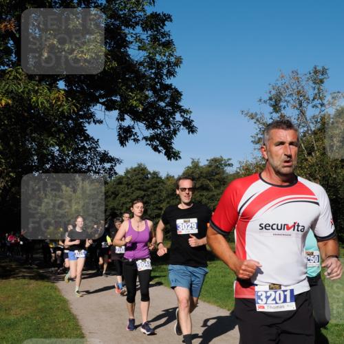 28.09.2025 - 33. Volkslauf durch das schöne Alstertal Fabian Wolf http://msf.ph/oto/8974934 28.09.2025 10:35:32 Laufen 3321, 3193, 3048, 3029, 3201, 250 meine-sportfotos.de