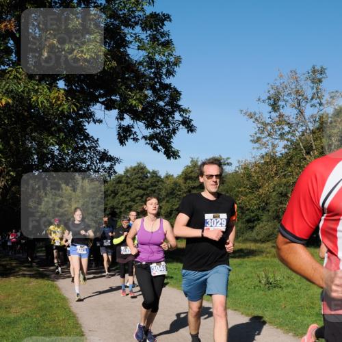 28.09.2025 - 33. Volkslauf durch das schöne Alstertal Fabian Wolf http://msf.ph/oto/8974937 28.09.2025 10:35:32 Laufen 3321, 3193, 3048, 3029 meine-sportfotos.de
