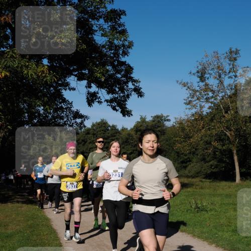 28.09.2025 - 33. Volkslauf durch das schöne Alstertal Fabian Wolf http://msf.ph/oto/8974969 28.09.2025 10:35:36 Laufen 3937, 100, 3231 meine-sportfotos.de