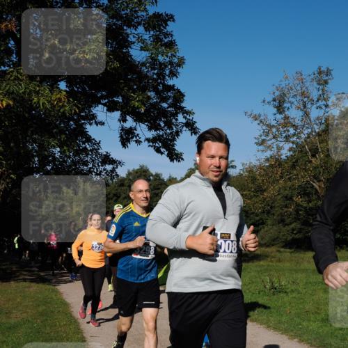 28.09.2025 - 33. Volkslauf durch das schöne Alstertal Fabian Wolf http://msf.ph/oto/8975000 28.09.2025 10:35:39 Laufen 3236, 008 meine-sportfotos.de