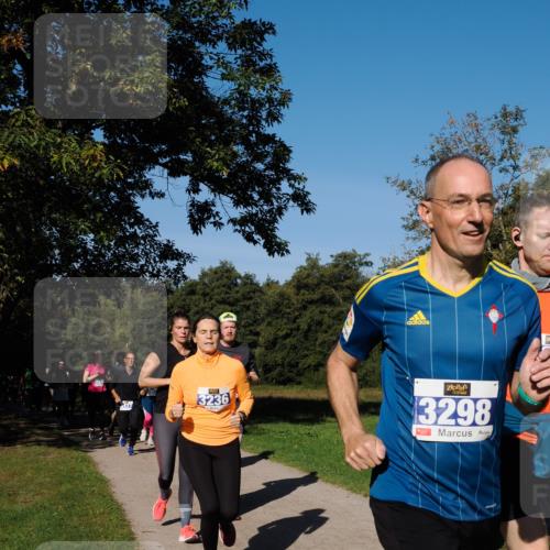 28.09.2025 - 33. Volkslauf durch das schöne Alstertal Fabian Wolf http://msf.ph/oto/8975011 28.09.2025 10:35:40 Laufen 3236, 3298 meine-sportfotos.de