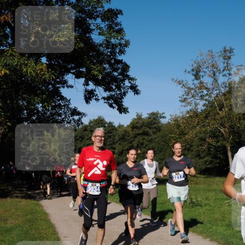 28.09.2025 - 33. Volkslauf durch das schöne Alstertal Fabian Wolf http://msf.ph/oto/8975112 28.09.2025 10:35:54 Laufen 3034, 3213, 3385, 3217 meine-sportfotos.de