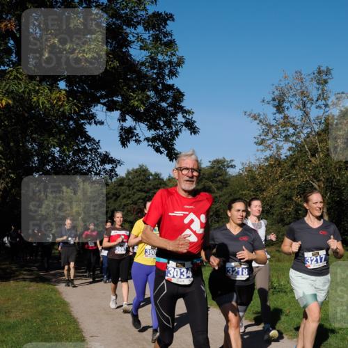28.09.2025 - 33. Volkslauf durch das schöne Alstertal Fabian Wolf http://msf.ph/oto/8975119 28.09.2025 10:35:55 Laufen 3059, 3097, 390, 3, 3034, 3218, 3217 meine-sportfotos.de