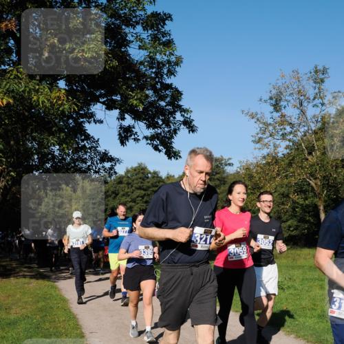 28.09.2025 - 33. Volkslauf durch das schöne Alstertal Fabian Wolf http://msf.ph/oto/8975137 28.09.2025 10:35:59 Laufen 3191, 3277, 3395, 321, 3059, 3052, 31 meine-sportfotos.de