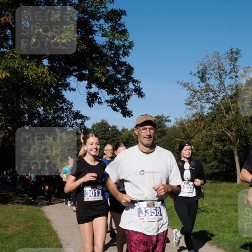 28.09.2025 - 33. Volkslauf durch das schöne Alstertal Fabian Wolf http://msf.ph/oto/8975218 28.09.2025 10:36:09 Laufen 3013, 3358, 3255 meine-sportfotos.de