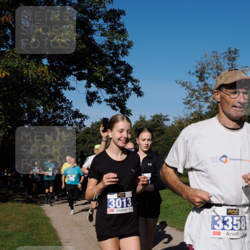 28.09.2025 - 33. Volkslauf durch das schöne Alstertal Fabian Wolf http://msf.ph/oto/8975223 28.09.2025 10:36:10 Laufen 3086, 3013, 3358 meine-sportfotos.de