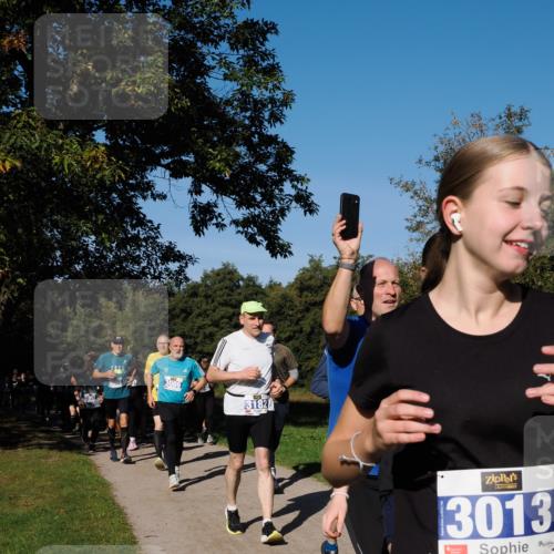 28.09.2025 - 33. Volkslauf durch das schöne Alstertal Fabian Wolf http://msf.ph/oto/8975230 28.09.2025 10:36:11 Laufen 3012, 3086, 3182, 3013 meine-sportfotos.de
