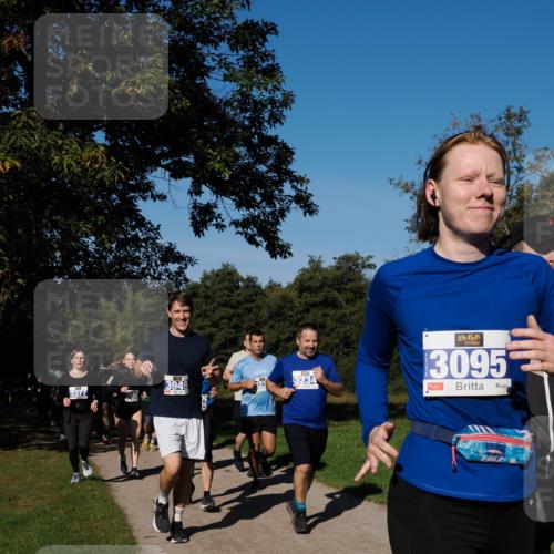 28.09.2025 - 33. Volkslauf durch das schöne Alstertal Fabian Wolf http://msf.ph/oto/8975310 28.09.2025 10:36:20 Laufen 3234, 3949, 23, 3095 meine-sportfotos.de