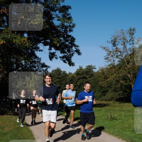 28.09.2025 - 33. Volkslauf durch das schöne Alstertal Fabian Wolf http://msf.ph/oto/8975313 28.09.2025 10:36:20 Laufen 3377, 3050, 3949, 233, 234 meine-sportfotos.de