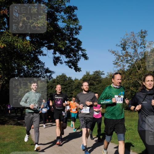 28.09.2025 - 33. Volkslauf durch das schöne Alstertal Fabian Wolf http://msf.ph/oto/8975345 28.09.2025 10:36:24 Laufen 3935, 3070, 3951 meine-sportfotos.de