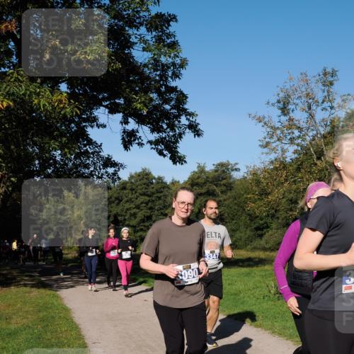 28.09.2025 - 33. Volkslauf durch das schöne Alstertal Fabian Wolf http://msf.ph/oto/8975385 28.09.2025 10:36:30 Laufen 3338, 3397, 3090, 3347 meine-sportfotos.de