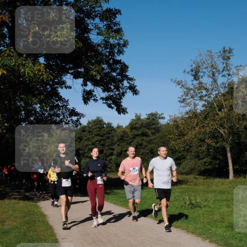 28.09.2025 - 33. Volkslauf durch das schöne Alstertal Fabian Wolf http://msf.ph/oto/8975445 28.09.2025 10:36:40 Laufen 3409, 3413 meine-sportfotos.de