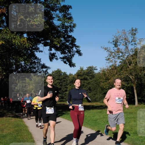 28.09.2025 - 33. Volkslauf durch das schöne Alstertal Fabian Wolf http://msf.ph/oto/8975454 28.09.2025 10:36:41 Laufen 3281, 3409, 323, 3413 meine-sportfotos.de
