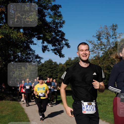 28.09.2025 - 33. Volkslauf durch das schöne Alstertal Fabian Wolf http://msf.ph/oto/8975466 28.09.2025 10:36:42 Laufen 328, 40, 3409 meine-sportfotos.de