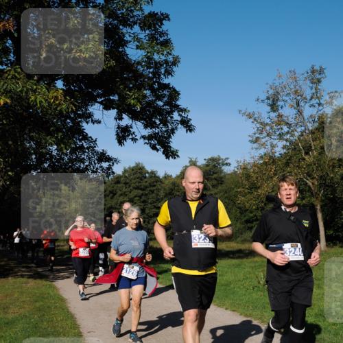 28.09.2025 - 33. Volkslauf durch das schöne Alstertal Fabian Wolf http://msf.ph/oto/8975525 28.09.2025 10:36:48 Laufen 3289, 3126, 323, 3240 meine-sportfotos.de