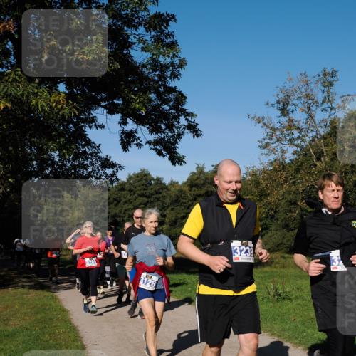 28.09.2025 - 33. Volkslauf durch das schöne Alstertal Fabian Wolf http://msf.ph/oto/8975528 28.09.2025 10:36:49 Laufen 3289, 3126, 3239, 132 meine-sportfotos.de