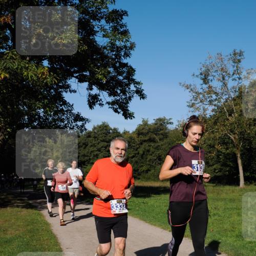 28.09.2025 - 33. Volkslauf durch das schöne Alstertal Fabian Wolf http://msf.ph/oto/8975570 28.09.2025 10:36:55 Laufen 3073, 3332, 3139 meine-sportfotos.de