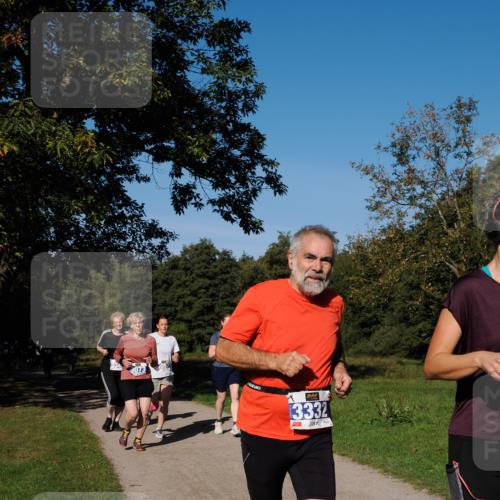 28.09.2025 - 33. Volkslauf durch das schöne Alstertal Fabian Wolf http://msf.ph/oto/8975577 28.09.2025 10:36:56 Laufen 3073, 057, 3332 meine-sportfotos.de