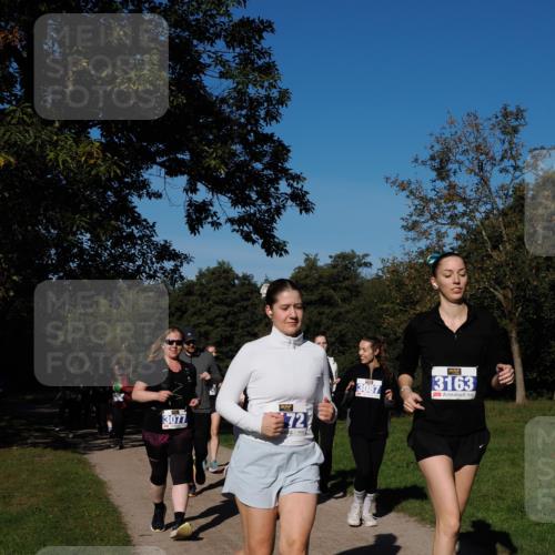 28.09.2025 - 33. Volkslauf durch das schöne Alstertal Fabian Wolf http://msf.ph/oto/8975776 28.09.2025 10:37:47 Laufen 3077, 72, 3087, 3163 meine-sportfotos.de