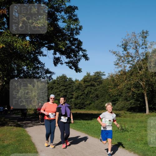 28.09.2025 - 33. Volkslauf durch das schöne Alstertal Fabian Wolf http://msf.ph/oto/8976073 28.09.2025 10:38:59 Laufen 3947, 3953 meine-sportfotos.de