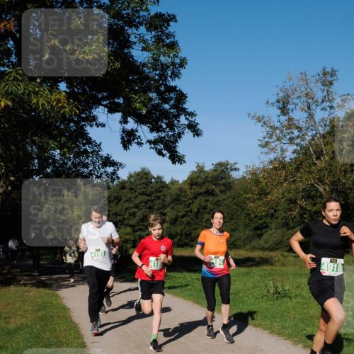 28.09.2025 - 33. Volkslauf durch das schöne Alstertal Fabian Wolf http://msf.ph/oto/8976141 28.09.2025 10:39:11 Laufen 4165, 4185, 4918 meine-sportfotos.de