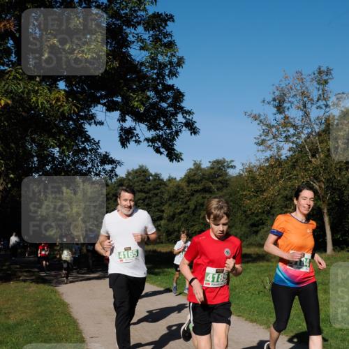 28.09.2025 - 33. Volkslauf durch das schöne Alstertal Fabian Wolf http://msf.ph/oto/8976145 28.09.2025 10:39:11 Laufen 4165, 4185 meine-sportfotos.de