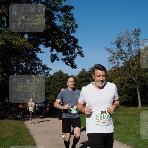 28.09.2025 - 33. Volkslauf durch das schöne Alstertal Fabian Wolf http://msf.ph/oto/8976154 28.09.2025 10:39:12 Laufen 4111, 4924, 4165 meine-sportfotos.de