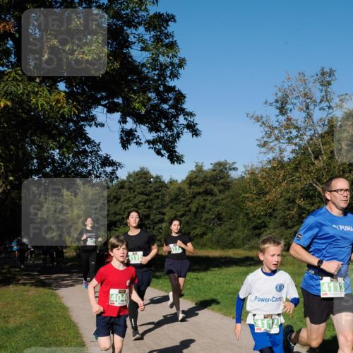 28.09.2025 - 33. Volkslauf durch das schöne Alstertal Fabian Wolf http://msf.ph/oto/8976190 28.09.2025 10:39:17 Laufen 4040, 7, 412, 4113 meine-sportfotos.de