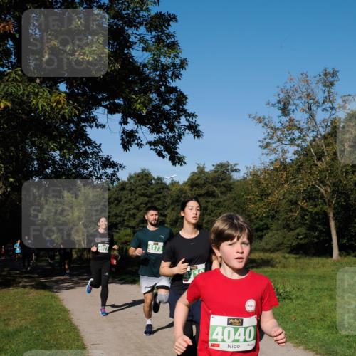 28.09.2025 - 33. Volkslauf durch das schöne Alstertal Fabian Wolf http://msf.ph/oto/8976198 28.09.2025 10:39:17 Laufen 4077, 4173, 4040 meine-sportfotos.de