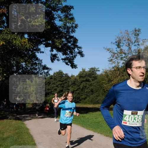 28.09.2025 - 33. Volkslauf durch das schöne Alstertal Fabian Wolf http://msf.ph/oto/8976283 28.09.2025 10:39:28 Laufen 418, 4038 meine-sportfotos.de