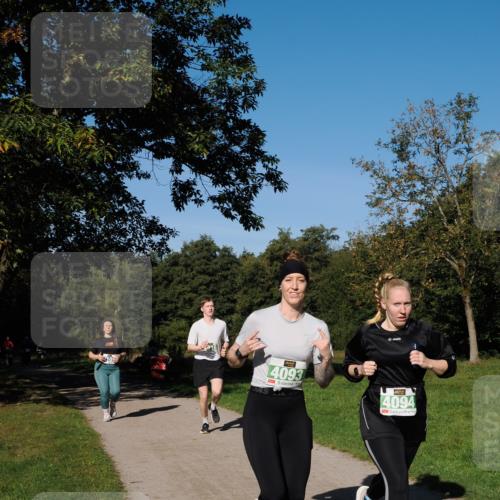 28.09.2025 - 33. Volkslauf durch das schöne Alstertal Fabian Wolf http://msf.ph/oto/8976343 28.09.2025 10:39:43 Laufen 4093, 4094 meine-sportfotos.de