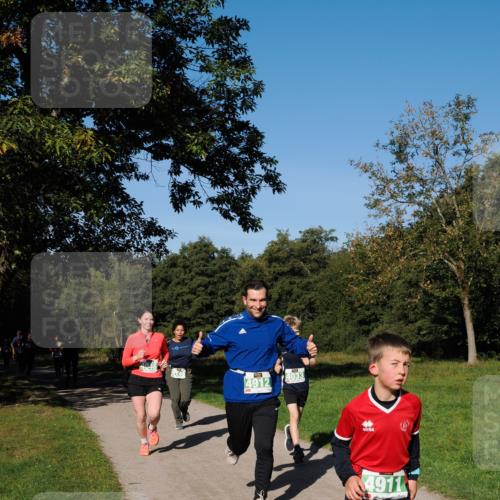 28.09.2025 - 33. Volkslauf durch das schöne Alstertal Fabian Wolf http://msf.ph/oto/8976405 28.09.2025 10:39:55 Laufen 4912, 4033, 4911 meine-sportfotos.de