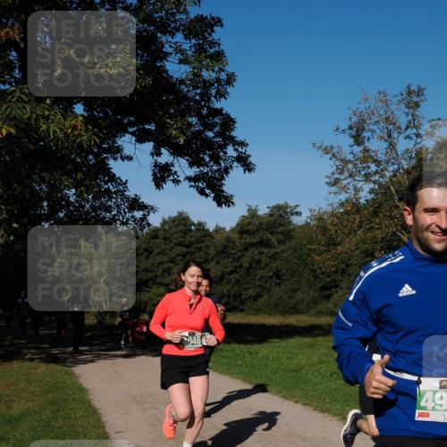 28.09.2025 - 33. Volkslauf durch das schöne Alstertal Fabian Wolf http://msf.ph/oto/8976417 28.09.2025 10:39:56 Laufen 046, 49 meine-sportfotos.de