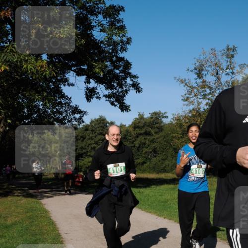 28.09.2025 - 33. Volkslauf durch das schöne Alstertal Fabian Wolf http://msf.ph/oto/8976845 28.09.2025 10:41:05 Laufen 4101, 4102 meine-sportfotos.de