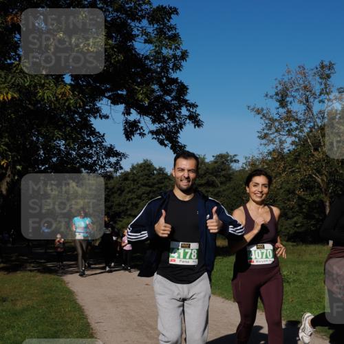 28.09.2025 - 33. Volkslauf durch das schöne Alstertal Fabian Wolf http://msf.ph/oto/8976932 28.09.2025 10:41:36 Laufen 4085, 4178, 4070 meine-sportfotos.de