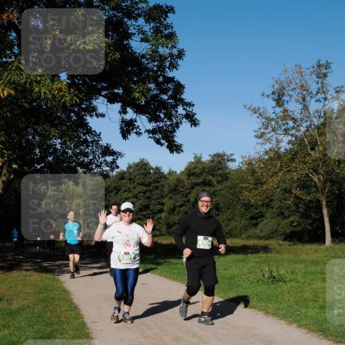28.09.2025 - 33. Volkslauf durch das schöne Alstertal Fabian Wolf http://msf.ph/oto/8977020 28.09.2025 10:42:01 Laufen 4903, 4904 meine-sportfotos.de